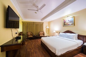 Free WiFi, bed sheets - Hotel Highway View (Shikara) (Navi Mumbai)