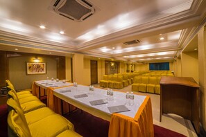 Meeting facility - Hotel Highway View (Shikara) (Navi Mumbai)