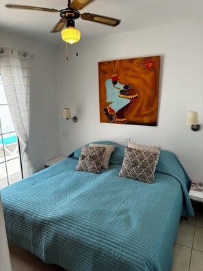 2 bedrooms, iron/ironing board, free WiFi, bed sheets - Beautiful Bungalow Close to the Puerto del Carmen Beach (Tías)