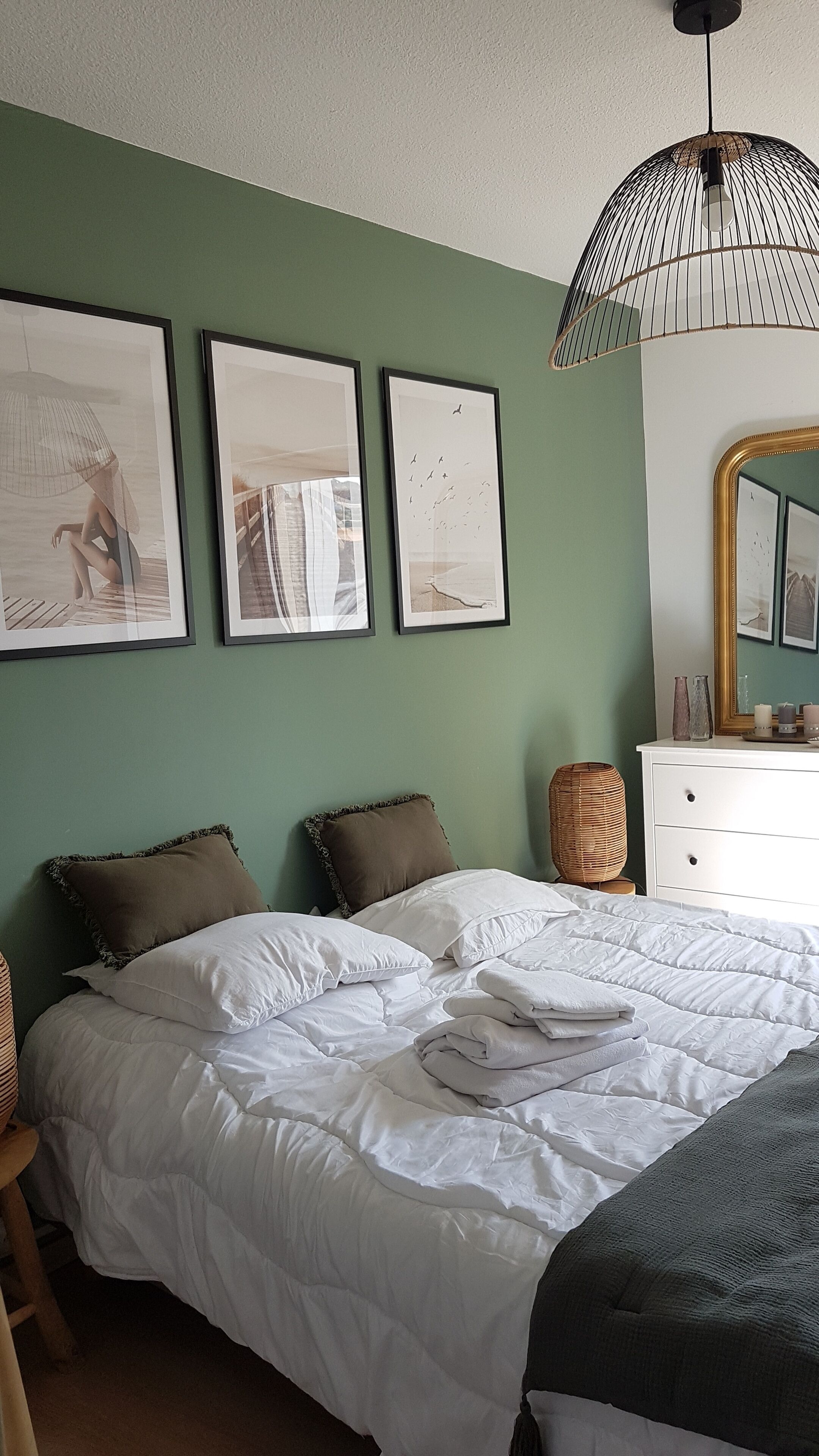 2 bedrooms, iron/ironing board, travel crib, free WiFi