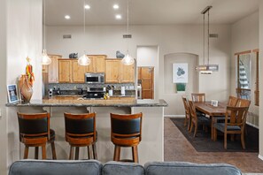 Fridge, microwave, oven, stovetop - Sprawling Arizona Oasis w/ Dream Backyard (New River)