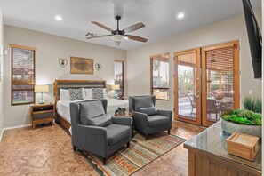 4 bedrooms, iron/ironing board, WiFi, bed sheets - Sprawling Arizona Oasis w/ Dream Backyard (New River)