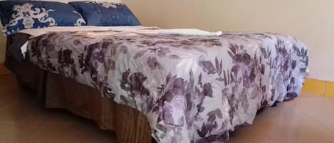 2 habitaciones, tabla de planchar con plancha y acceso a internet