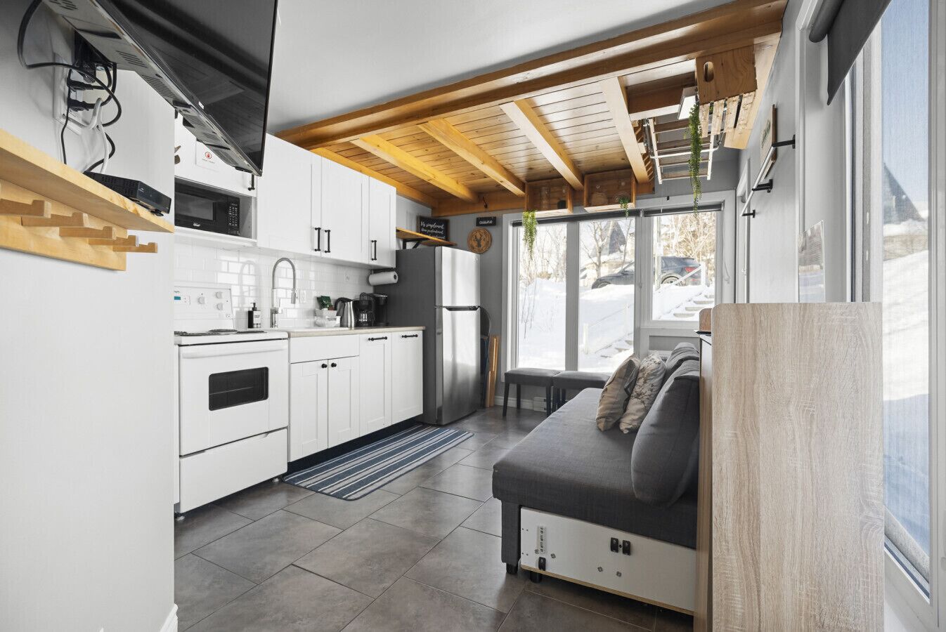 冰箱、微波炉、烤箱、炉灶