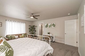 6 bedrooms, iron/ironing board, travel cot, WiFi