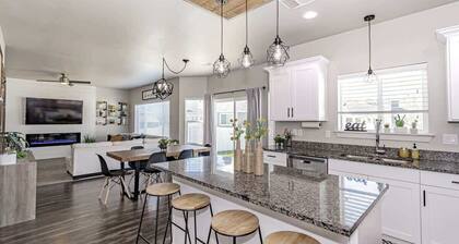 Private Rexburg 5 Bedroom Home with Bonus Loft The