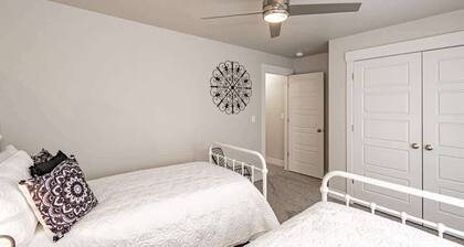 Private Rexburg 5 Bedroom Home with Bonus Loft The