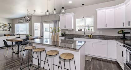 Private Rexburg 5 Bedroom Home with Bonus Loft The