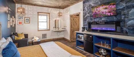 6 soverom, skrivebord, strykejern/-brett og wi-fi (inkludert)