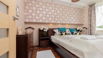 1 bedroom, iron/ironing board, WiFi, bed sheets