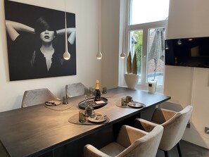 تناول الطعام