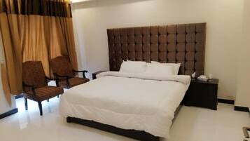 Deluxe Double Room | Free WiFi, bed sheets