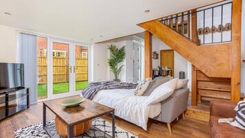 2 bedrooms, desk, iron/ironing board, free WiFi