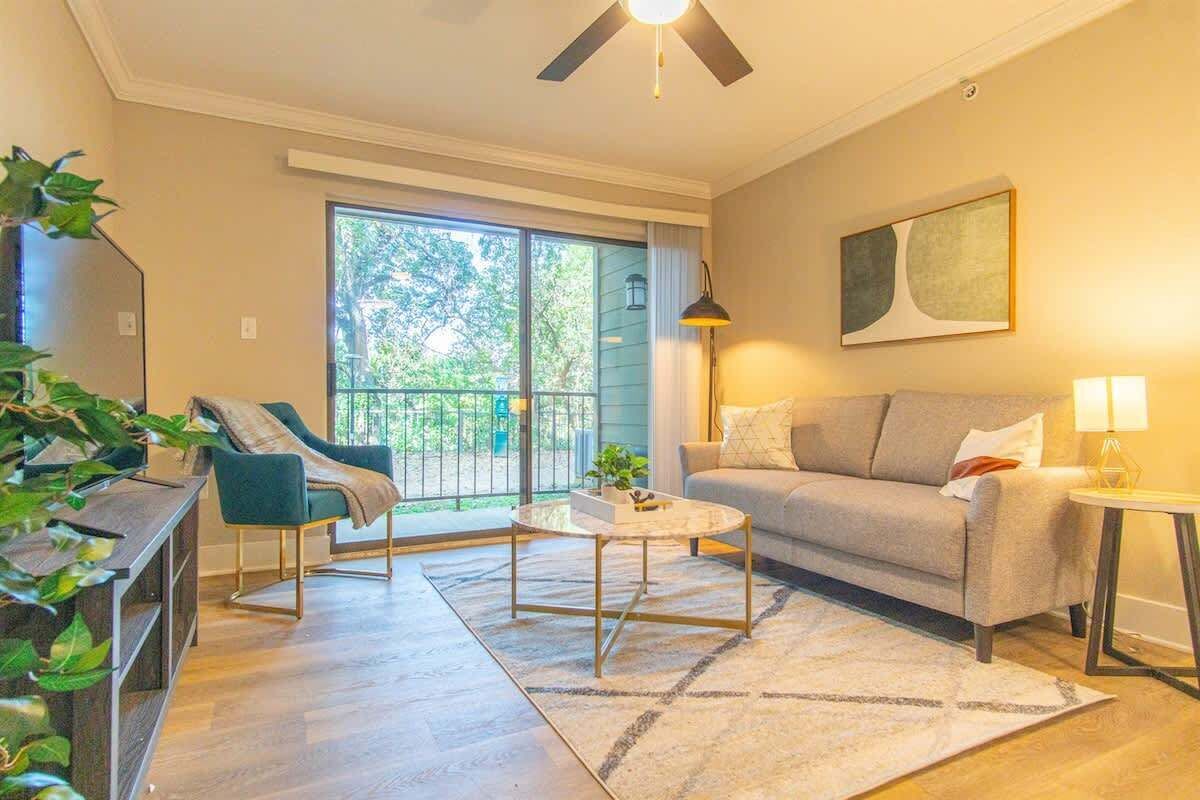 TV, Netflix, streaming services, offices