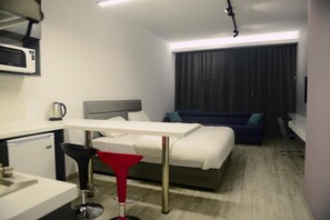 In-room safe, iron/ironing board, free WiFi, bed sheets - 41 Twelve (Beirut)