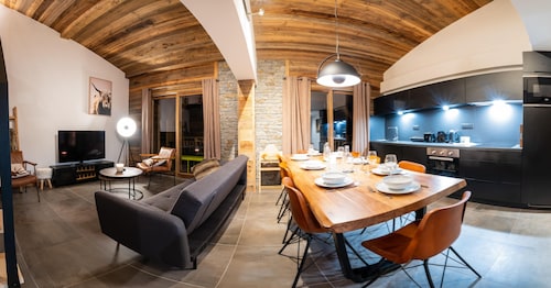 MARMOTTE 202: LUXURY APARTMENT AT THE FOOT OF THE SLOPES