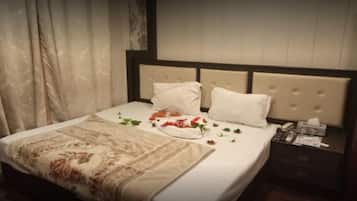 Quarto casal ou duplo luxo | Cofres nos quartos, ferros/tábuas de passar roupa, Wi-Fi de cortesia