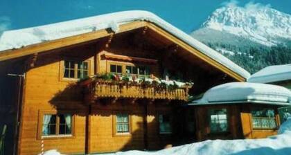 Large app.3-6p,2separate bedrooms,log cabin,cozy,quiet,sunny,close to the center