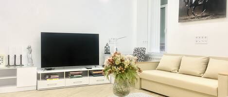 Televisor intel·ligent, llibres i oficines