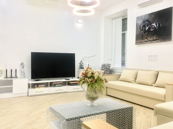 Smart TV, books, offices