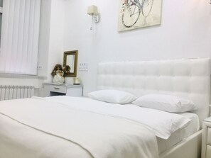 1 bedroom, desk, iron/ironing board, free WiFi