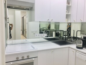 Fridge, microwave, oven, stovetop