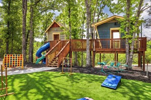 Children’s area - Perfect Branson Lake Getaway • Modern Lakefront Home + Free Resort Amenities (Kimberling City)