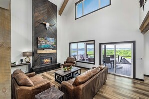 Smart TV, fireplace, video games, table tennis