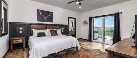 7 habitaciones, tabla de planchar con plancha y cuna de viaje