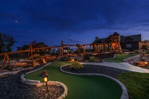 Property grounds - Luxury Lakefront Villa 19B - Over 30 FREE amenities included! (Kimberling City)