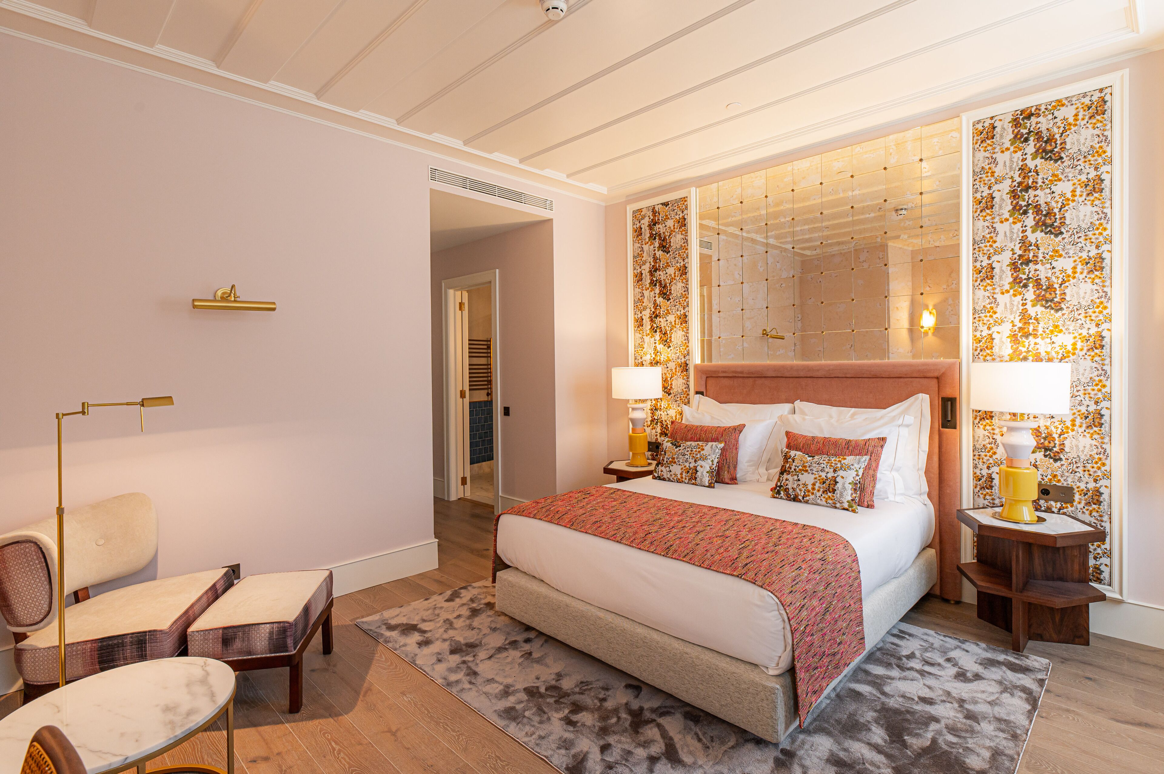 Habitación clásica | Ropa de cama hipoalergénica, colchones con acolchado adicional, minibar