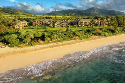 2BD/2BA Oceanfront Condo with Beach Access