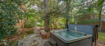 Bonnie Haven | Historic 10 BR Home in Downtown Hendersonville