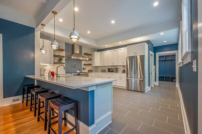 Bonnie Haven | Historic 10 BR Home in Downtown Hendersonville