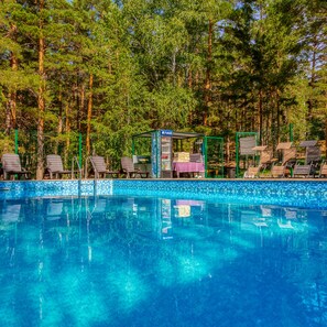 Seasonal outdoor pool