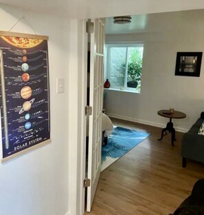 Interior - Upper Georgetown Charming City Retreat (Washington)
