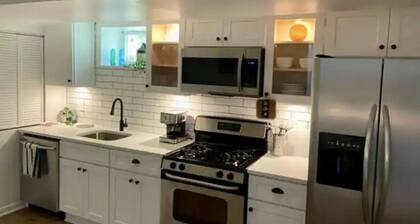 Upper Georgetown Charming City Retreat
