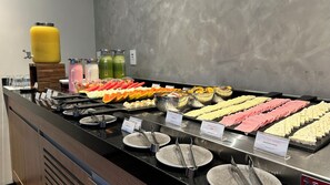 Free daily continental breakfast 