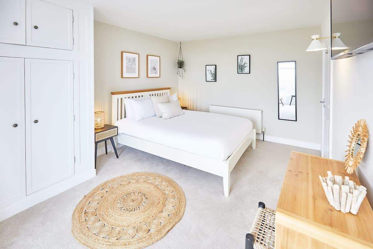 2 chambres, fer et planche à repasser, Wi-Fi, draps fournis