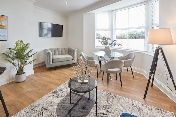 TV, offices - Host & Stay | Smuggler's Rest (Saltburn-by-the-Sea)