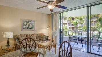 Condo, 1 Bedroom | Dining