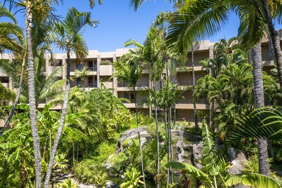 Paki Maui #318 1 Bedroom Condo by RedAwning