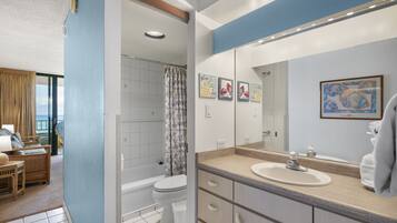Condo, 2 Bedrooms | Bathroom | Hair dryer, shampoo