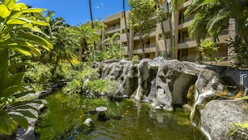 Condo, 2 Bedrooms | Property grounds