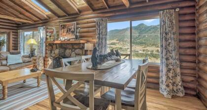 3BD Log Cabin Pikes Peak and Garden of the Gods