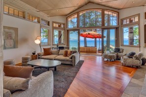 Caminetto, tavolo da calcetto, tavolo da ping pong