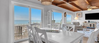 Lisa Lu: Cozy Oceanfront Beach Cottage on West Beach