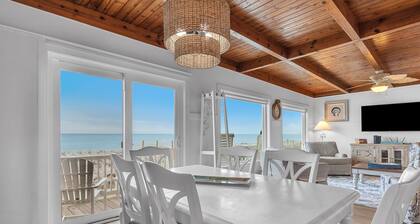 Lisa Lu: Cozy Oceanfront Beach Cottage on West Beach