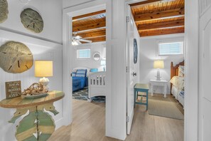 3 bedrooms, iron/ironing board, internet, bed sheets