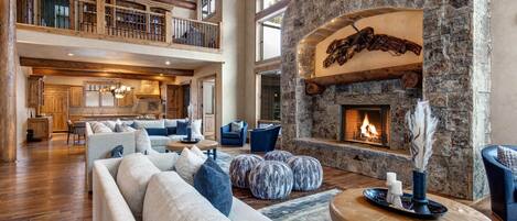 Smart-TV, peis, TV-spill og fotballspill